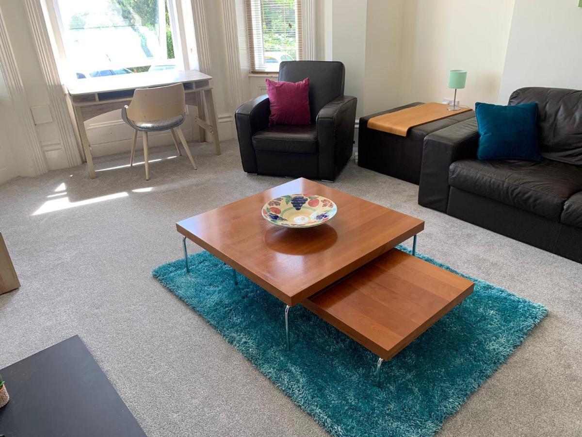 Beachfront Apartment With Bbq Sun Deck Bournemouth Esterno foto